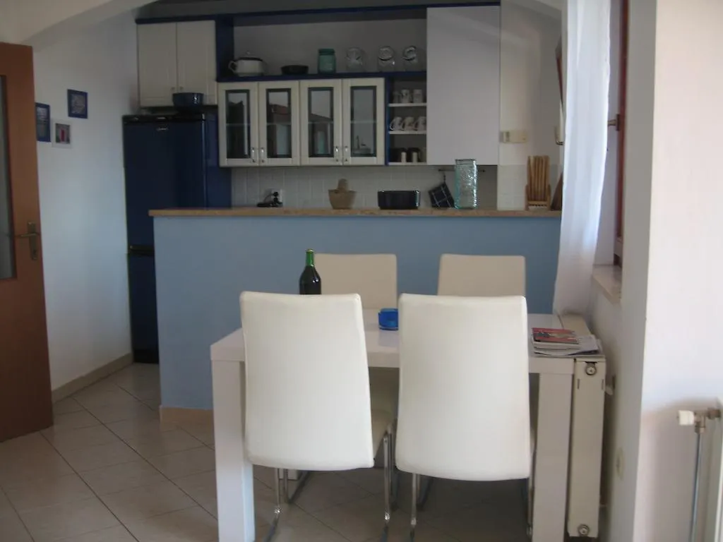 Attractive Holiday Home In Vabriga Tar-Vabriga