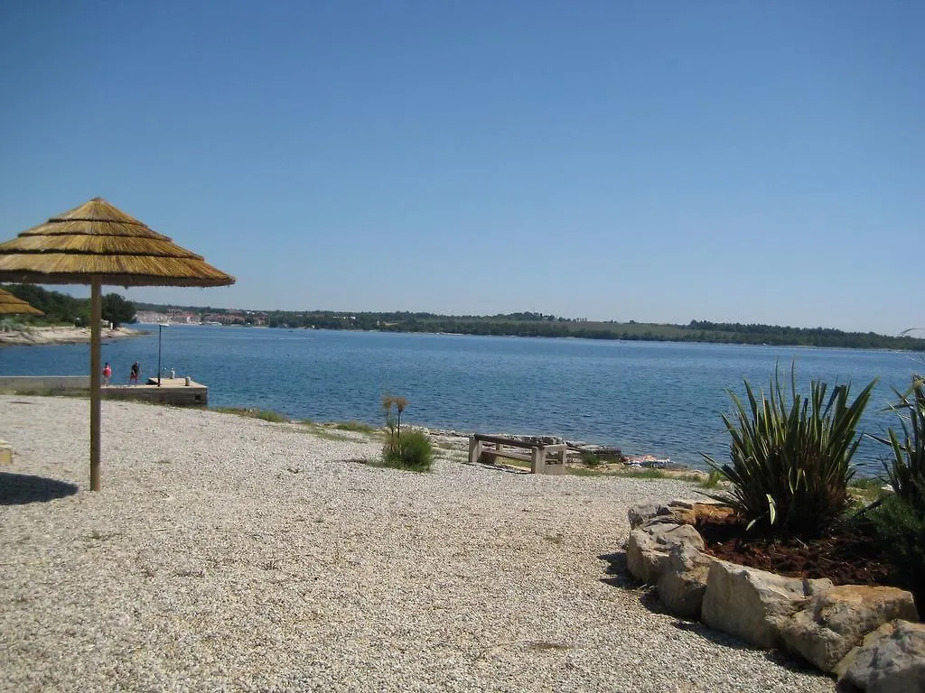 Attractive Holiday Home In Vabriga Tar-Vabriga
